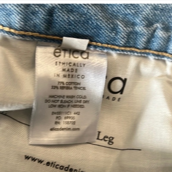 NWOT ETICA DEVON HIGH WAIST WIDE LEG DISTRESSED JEANS SIZE 30 - Picture 10 of 10